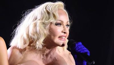 Madonna é flagrada pelos fãs ao se despedir do Brasil