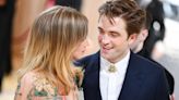 Suki Waterhouse revela el sexo de su bebé con Robert Pattinson en su primer concierto tras ser madre: "El amor de mi vida"