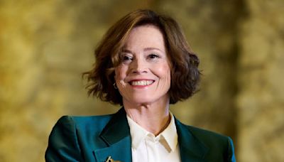 Sigourney Weaver Receives Venice Lifetime Achievement Award; DEETS