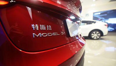 Low-Cost Tesla Model 2 Or ‘Model 2.5’ Could Come By Late This Year But Opinions Vary On Form