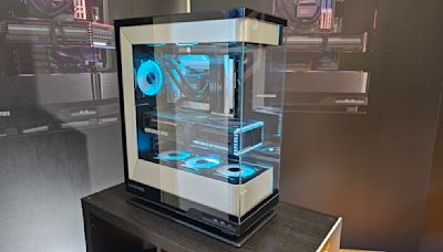 Phanteks Evolv X2 is the perfect showcase PC chassis — floating motherboard tray and recessed fans a delight