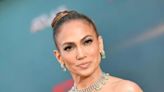 Jennifer Lopez reaparece luciendo anillo; ¿no hay divorcio?