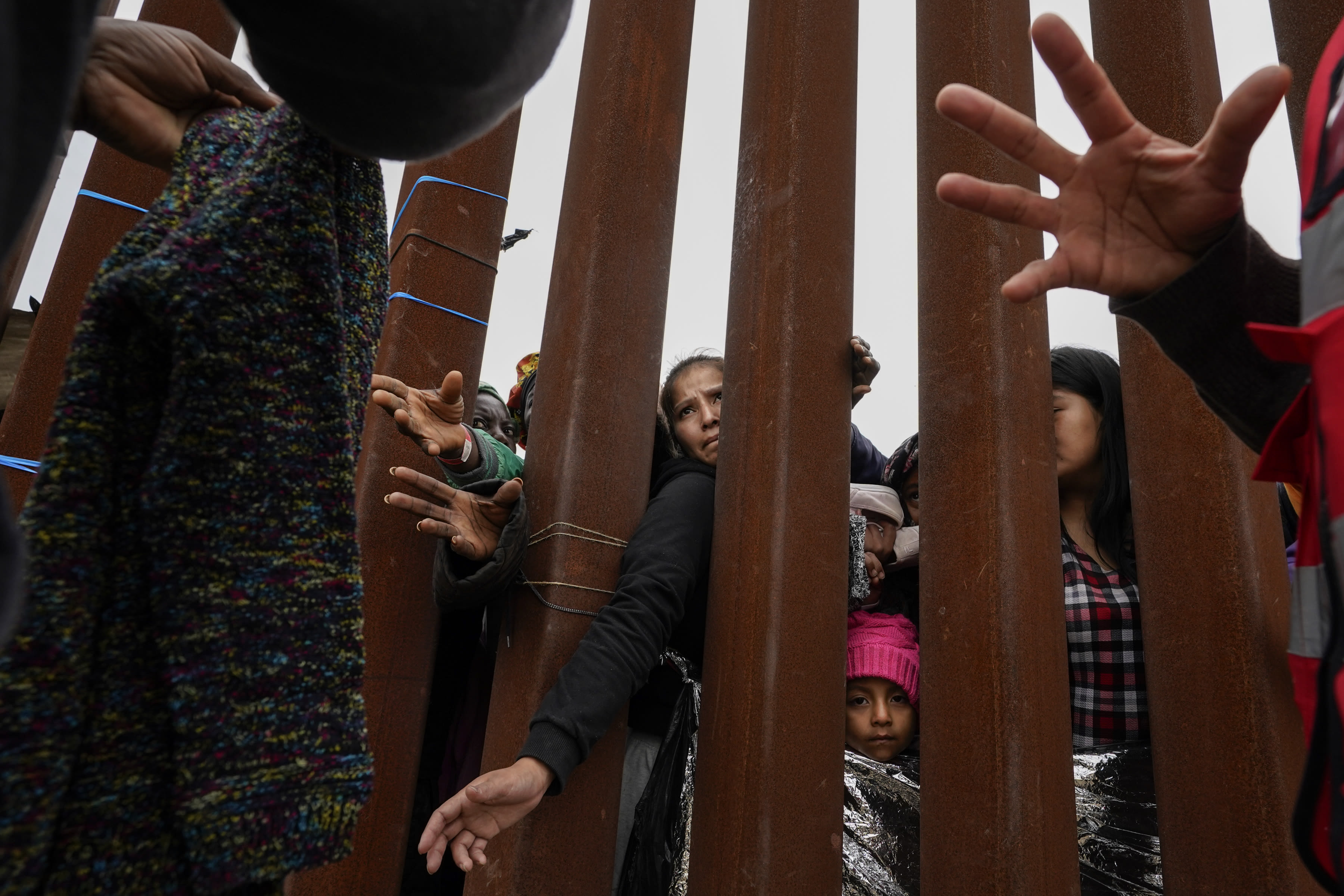 A Pulitzer-prize winning AP photographer covers the migrant crisis at the border with sensitivity and compassion