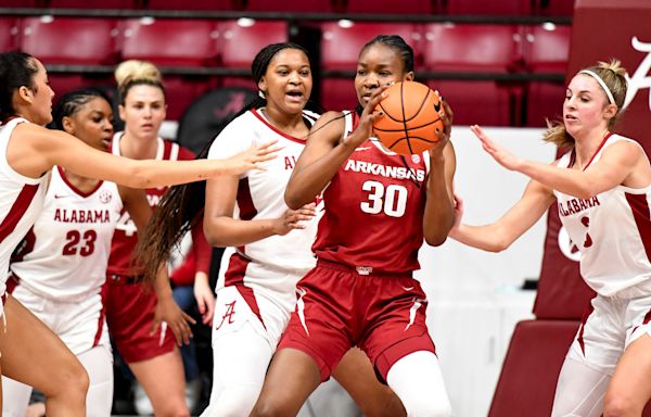 South Carolina women's basketball, Dawn Staley land Arkansas forward Maryam Dauda