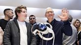 Tim Cook da la bienvenida a las nuevas gafas de realidad virtual de Apple desde Nueva York
