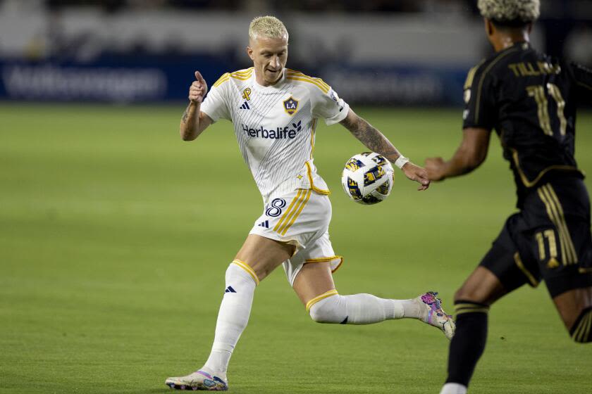 Dejan Joveljic scores twice as Galaxy rally to stun LAFC and clinch playoff berth