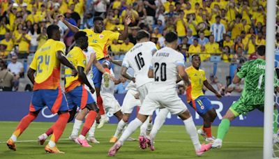 Colombia golpea primero con un gol de Jefferson Lerma y James, de récord
