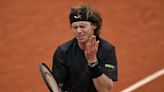 Andrey Rublev, el top 10 que era candidato a ganar Roland Garros, pero enloqueció, perdió y hasta el rival lo criticó