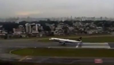Vídeo! Avião da Azul decola pouco antes do fim da pista do Aeroporto de Congonhas e chama a atenção | Brasil | O Dia
