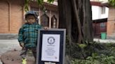 El Guinness certifica a un nepalí como el adolescente más bajo del mundo