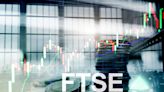 FTSE 100 Consolidates, S&P 500 Faces Critical Test, Earnings Ahead