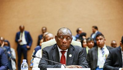 Ramaphosa firma leyes contra violencia de género y corrupción a cinco días de los comicios