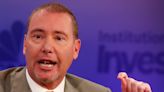 Bond billionaire Jeffrey Gundlach says the Fed will only hike rates to 4.5% - and he sees an 80% chance of a US recession next year