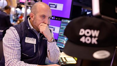 Stock market today: Nasdaq touches new record, Dow tries to top 40,000 again
