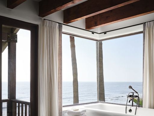 These Coastal Bathrooms Are Anything but Kitschy