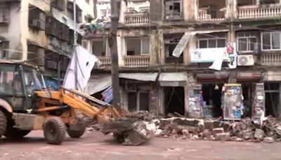 Woman killed, four injured after part of building's balcony crashes in Mumbai