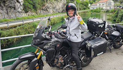 Juliana organiza viagens de mototurismo para mulheres se fazerem à estrada juntas