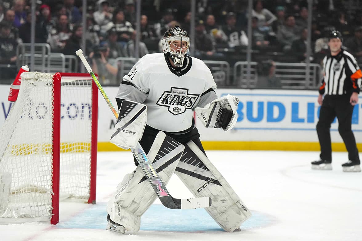 Kings make desperate goalie change for Game 4 vs. Oilers