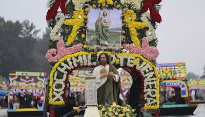 Catholic devotees honor St Jude's relic with watery procession through Mexico's Xochimilco canals