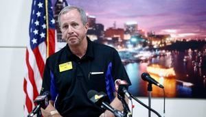 Atlanta Mayor, Waffle House release statements after Waffle House president, CEO dies