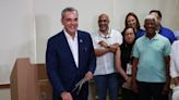 Cierran las urnas en República Dominicana con Abinader como claro favorito para la reelección