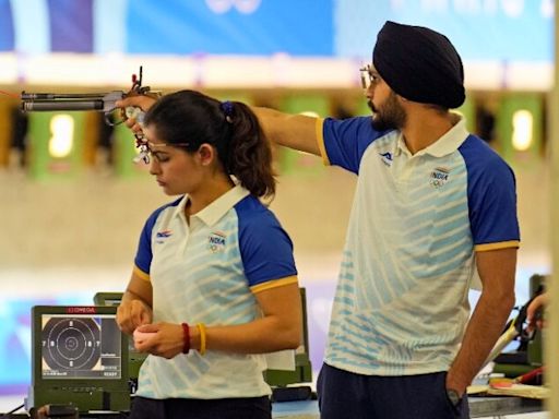 Paris Olympics 2024: Manu Bhaker-Sarabjot Singh Qualifies For 10m Air Pistol Mixed Team Bronze-Medal Match