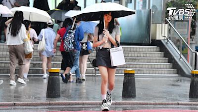 天氣／大雷雨回歸！連下7天「2區雨最猛」 季風環流又醞釀中│TVBS新聞網