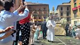 Granada celebra un jueves de Corpus con calor y mucha participación en las calles
