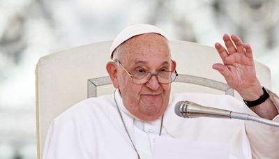Pope Francis warns against legalising drugs, denounces drug traffickers