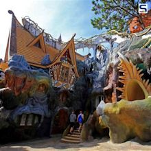 This World Famous Bizarre and Beautiful ‘Crazy House’ in Vietnam is ...