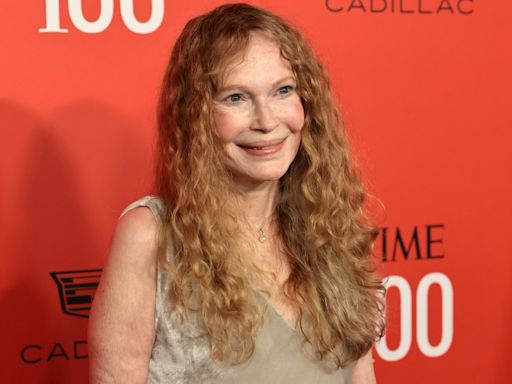 Mia Farrow exits just opened Broadway play ‘The Roommate’ due to COVID