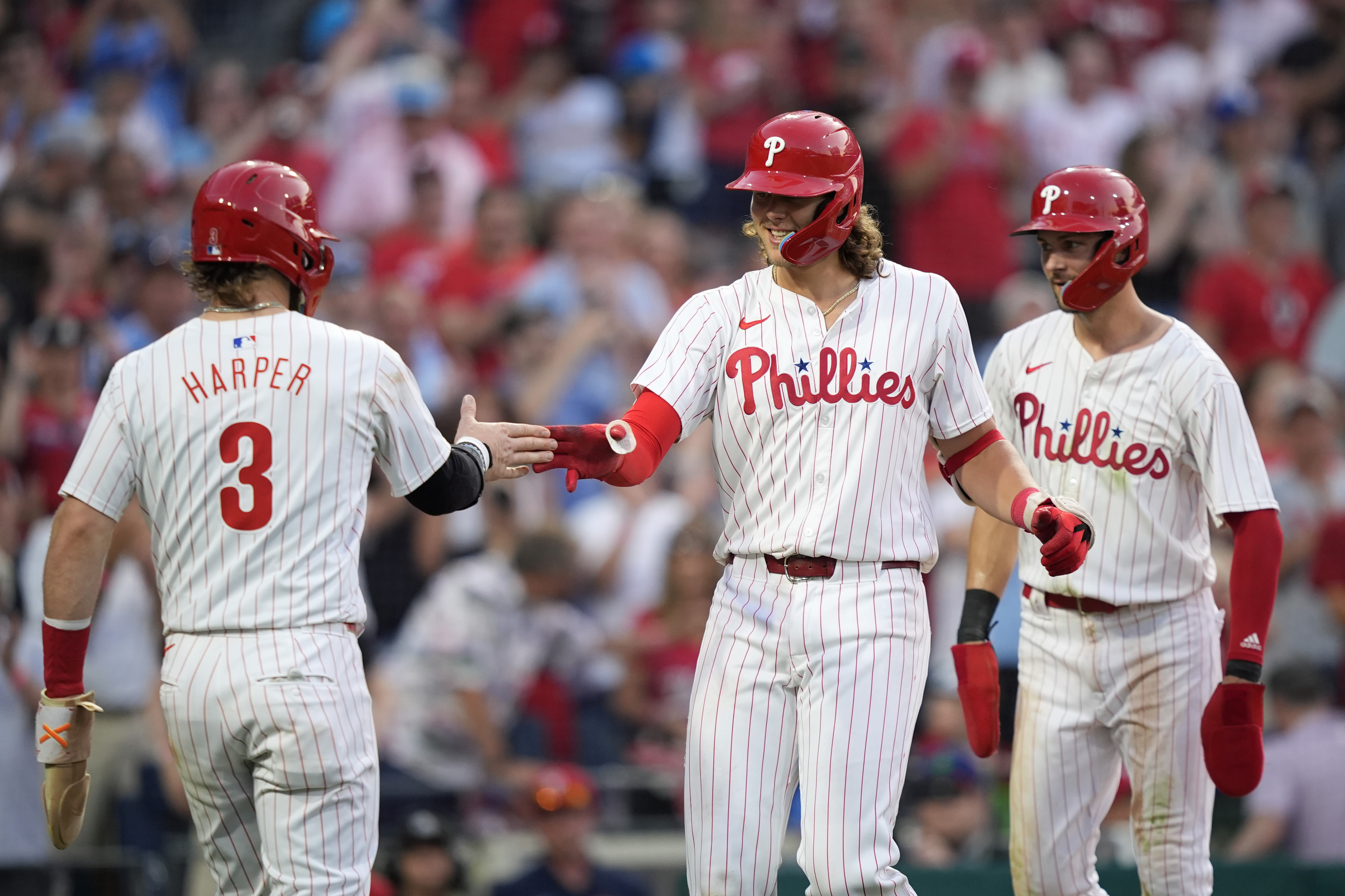 Phillies defeat the Padres 9-2