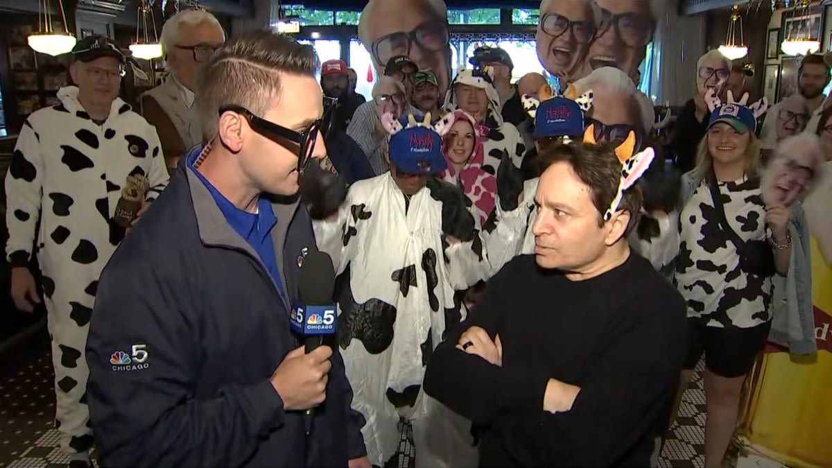 Holy cow! Toast to Harry Caray kicks off in Chicago with star-studded line-up, live cows