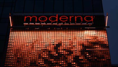 Moderna's Revenue Warning Sends the Stock Into the Red for 2024