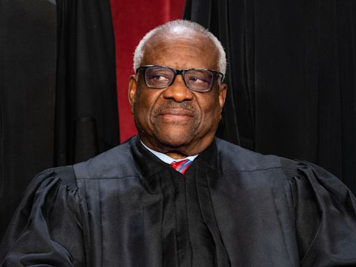 Clarence Thomas Goes Rogue, Does the Right Thing for Once