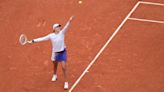 No marathon this time as Swiatek sprints into French Open quarterfinals