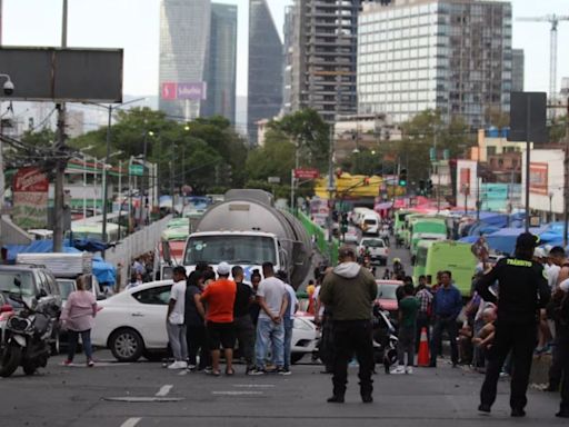 Vecinos de Tacubaya bloquean Av. Jalisco en la Miguel Hidalgo