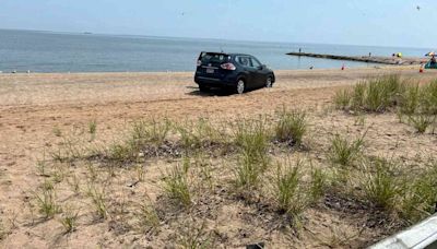 Police Arrest Man for Allegedly Trying to Drown His 2 Young Children at Connecticut Beach