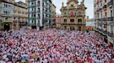 VIDEO: El "chupinazo" da inicio a las fiestas de San Fermín en Pamplona