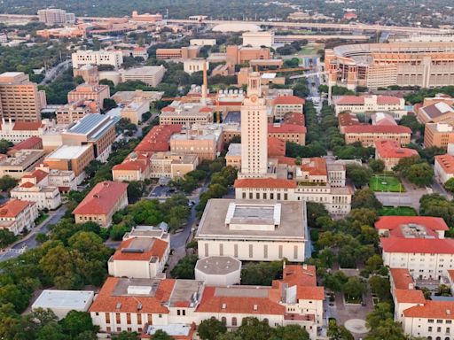 ¿Qué universidades de Estados Unidos ofrecen carreras en español?