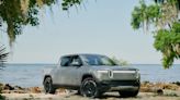 View Photos of the 2025 Rivian R1T