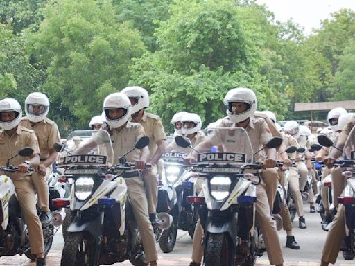 Suzuki Delivers 40 Customised V-Strom SX 250 Motorcycles To Gurugram Police - News18