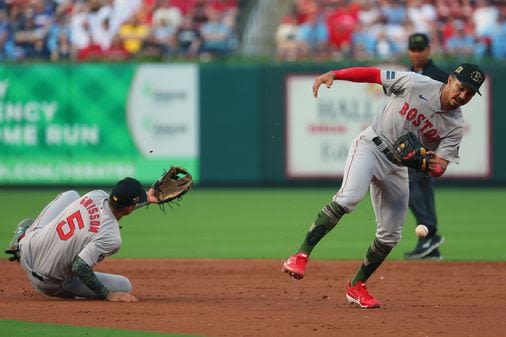 Desperate Red Sox unravel late against Cardinals - The Boston Globe