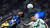 Sassuolo corta el inicio perfecto del Inter, al vencerlo por 2-1; Milan alcanza la cima