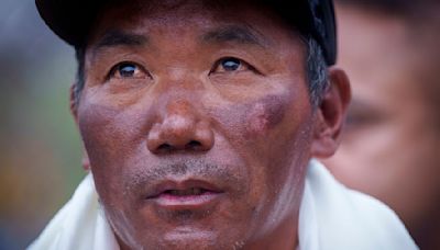 Nepalesischer Bergführer besteigt Mount Everest zum 30. Mal