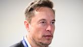 Accionista de Tesla pide a la junta directiva que suspenda a Elon Musk por respaldar una publicación antisemita