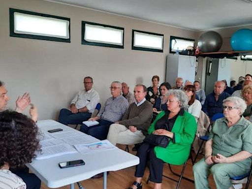 Las carencias del saneamiento protagonizan la asamblea vecinal de Quintueles