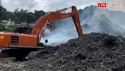 芎林「倒別牛」廢木材場會勘揪出這些缺失 縣府出手了 - 自由電子報影音頻道