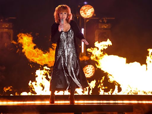 Reba McEntire belts new song 'I Can't,' confirms she will come back to host on ACM Awards