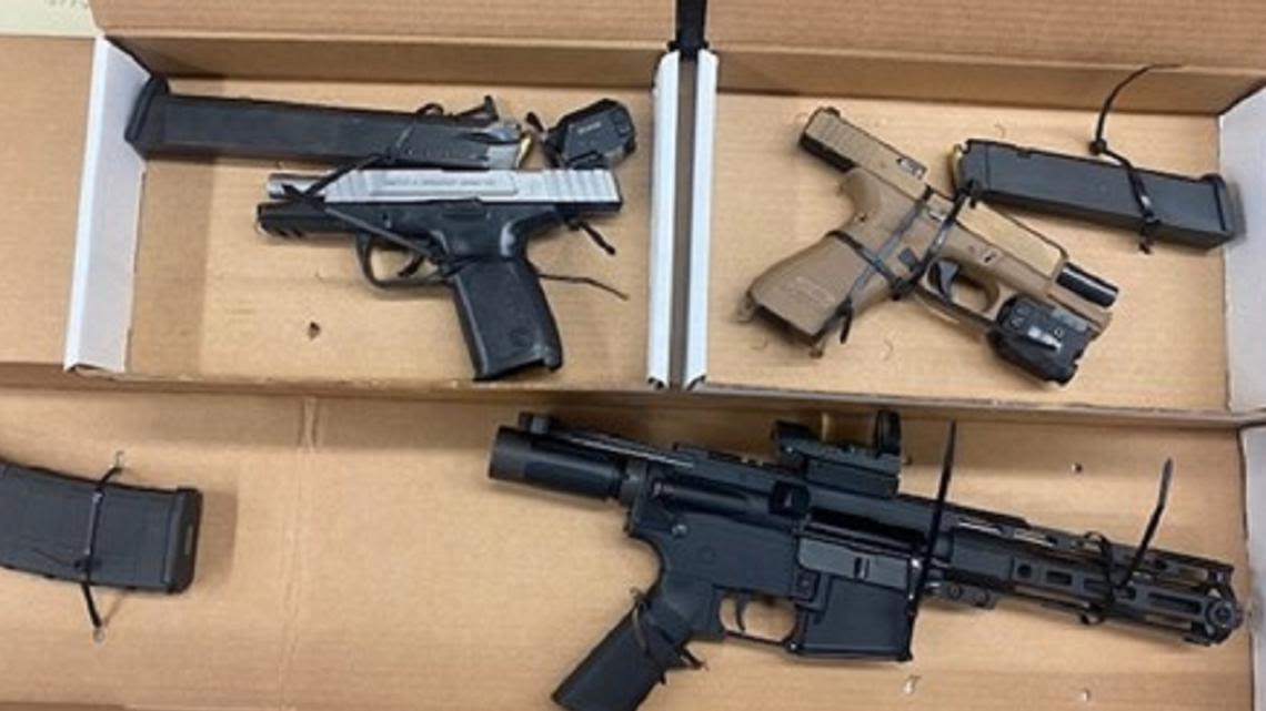 Akron police: 3 arrested after police find guns during traffic stop